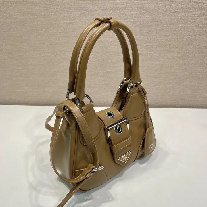 スーパーコピー バレンシアガ キーホルダー