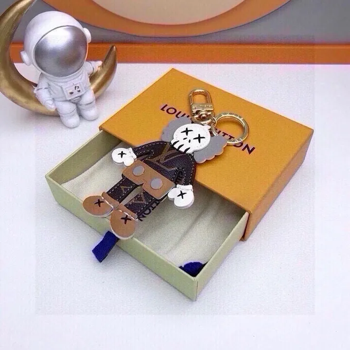 スーパーコピー ミュウミュウ キーホルダー