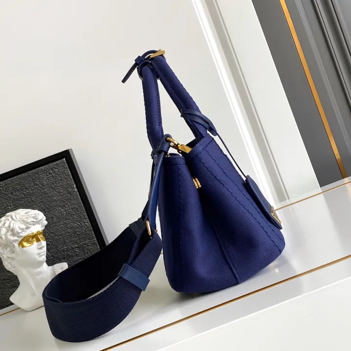 スーパーコピー プラダ キーホルダー