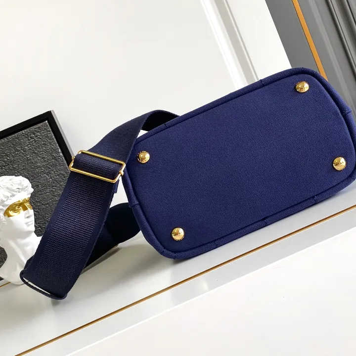 スーパーコピー プラダ キーホルダー