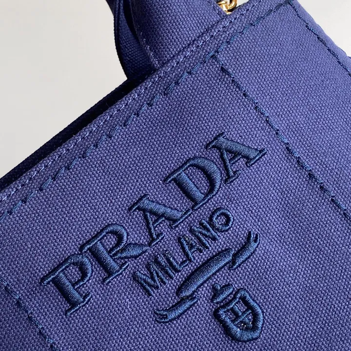 スーパーコピー プラダ キーホルダー