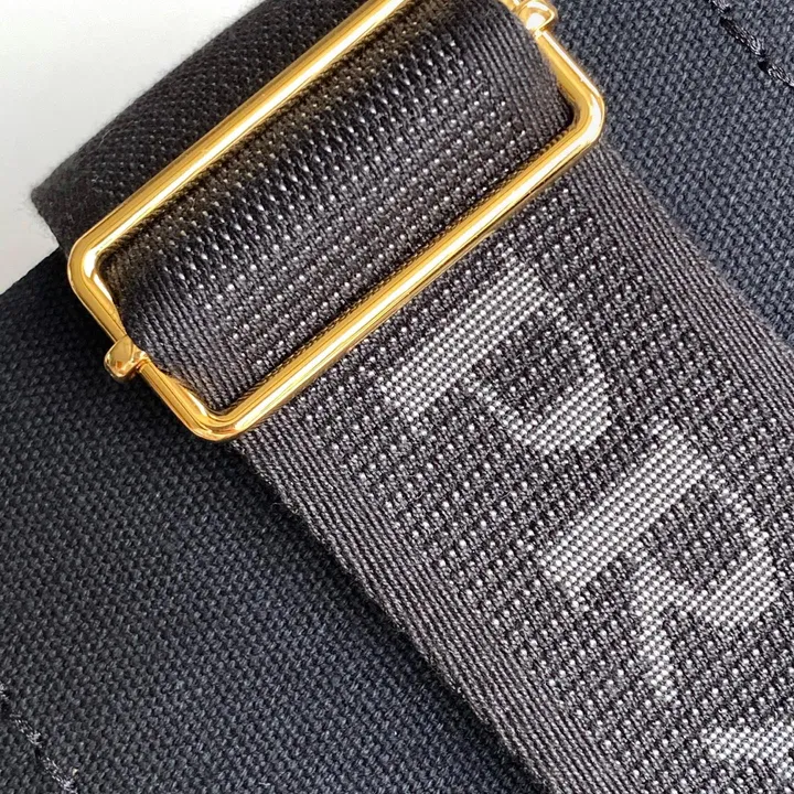 スーパーコピー プラダ キーホルダー