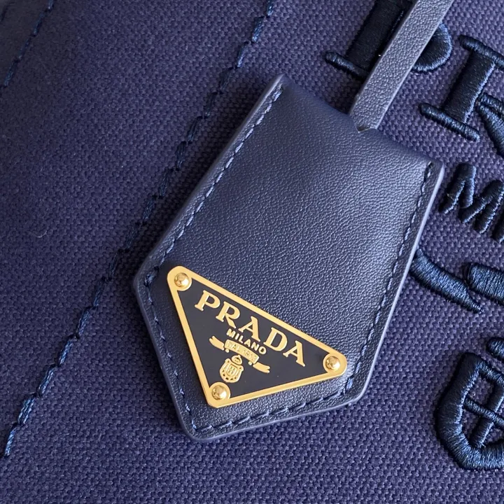 スーパーコピー プラダ キーホルダー