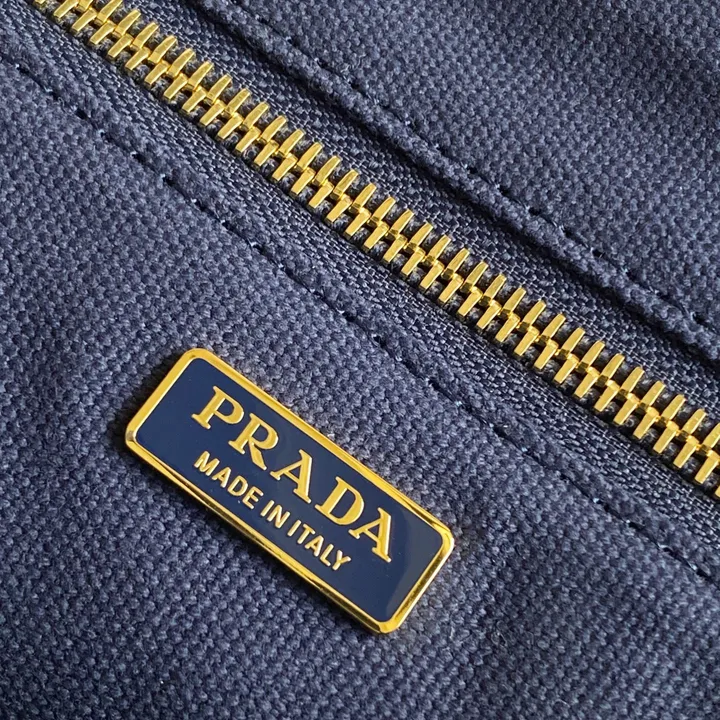 スーパーコピー プラダ キーホルダー