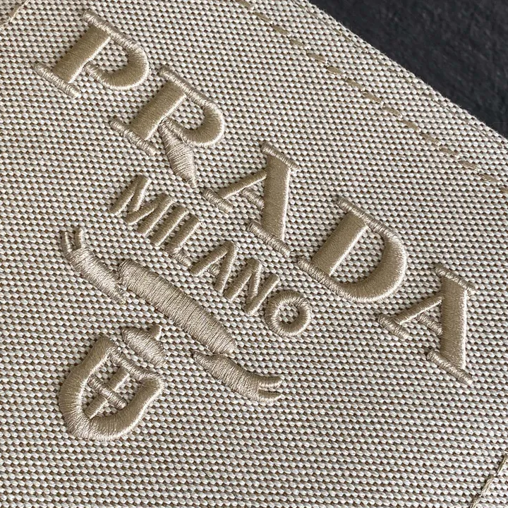 スーパーコピー プラダ キーホルダー