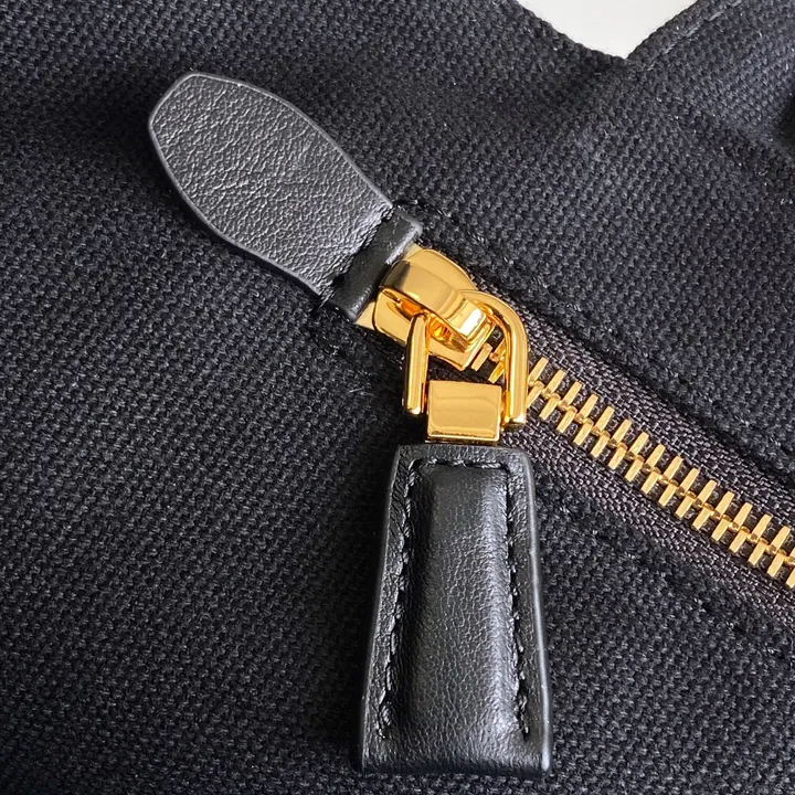 スーパーコピー プラダ キーホルダー