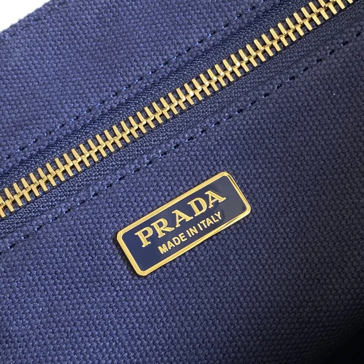 スーパーコピー プラダ キーホルダー