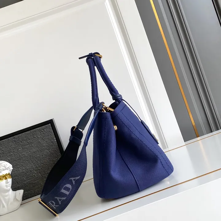 スーパーコピー プラダ キーホルダー