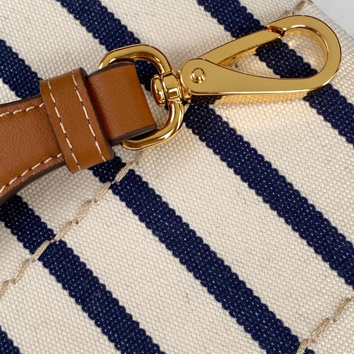 スーパーコピー プラダ キーホルダー