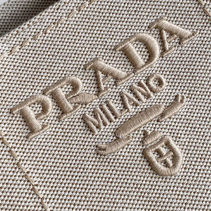 スーパーコピー プラダ キーホルダー