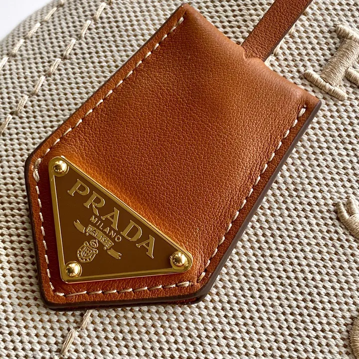 スーパーコピー プラダ キーホルダー