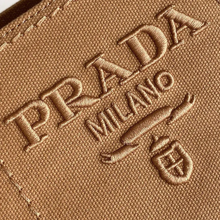 スーパーコピー プラダ キーホルダー