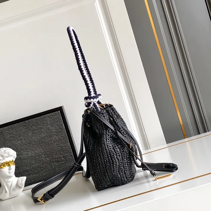 スーパーコピー プラダ キーホルダー