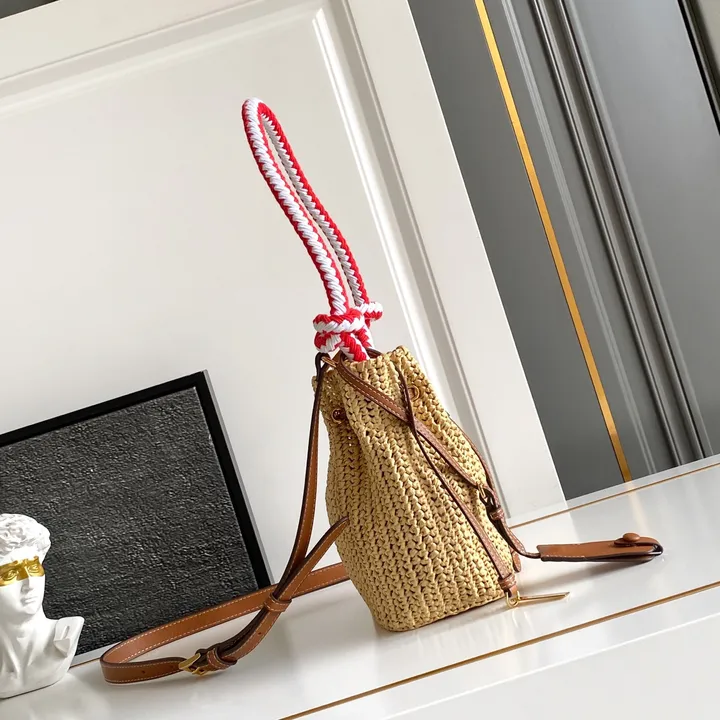 スーパーコピー プラダ キーホルダー