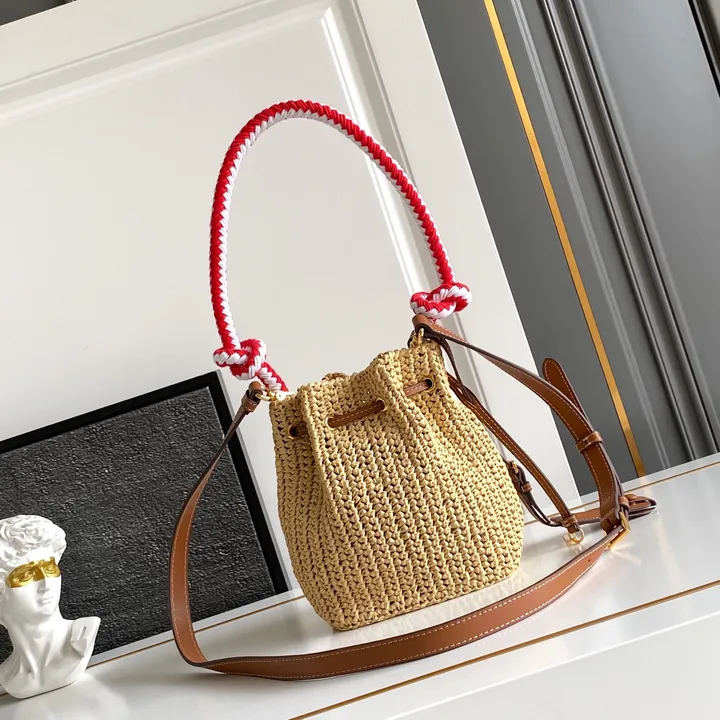 スーパーコピー プラダ キーホルダー