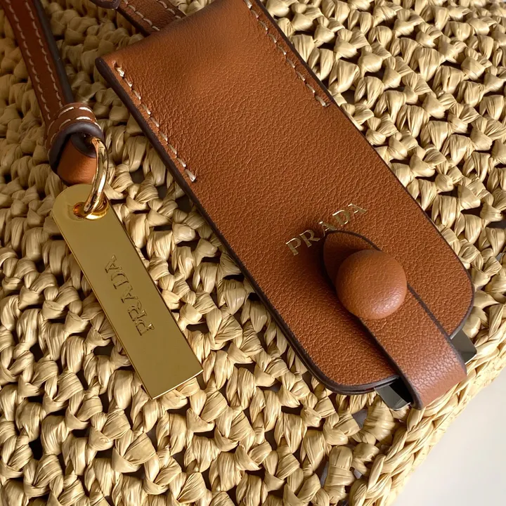 スーパーコピー プラダ キーホルダー