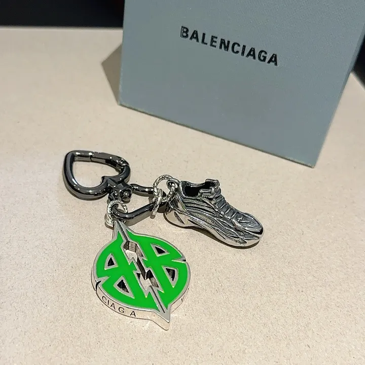 スーパーコピー バレンシアガ キーホルダー