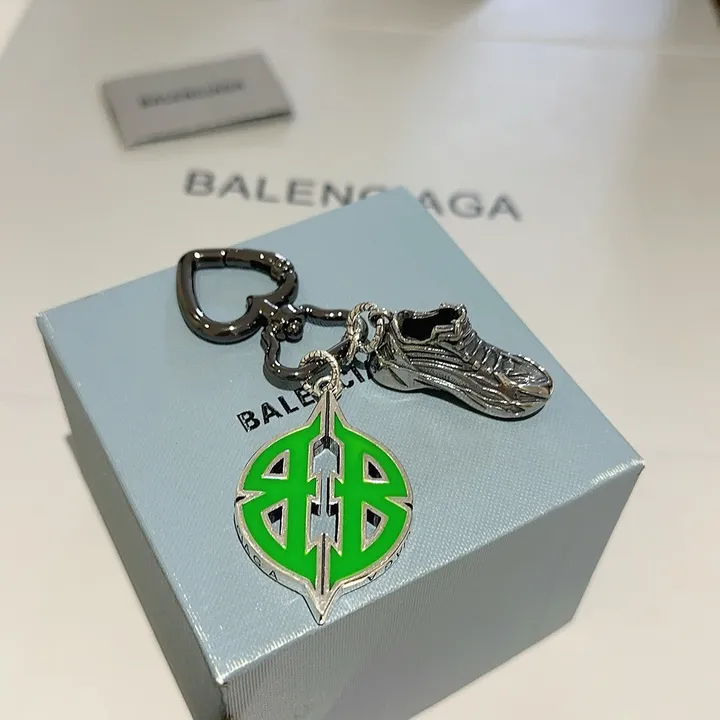 スーパーコピー バレンシアガ キーホルダー