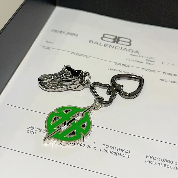 スーパーコピー バレンシアガ キーホルダー