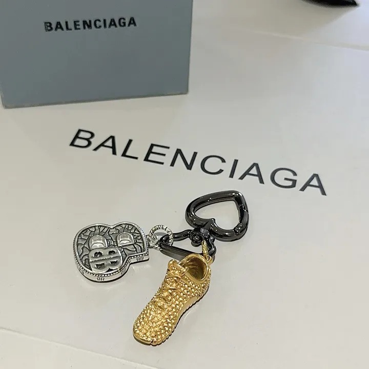 スーパーコピー バレンシアガ キーホルダー