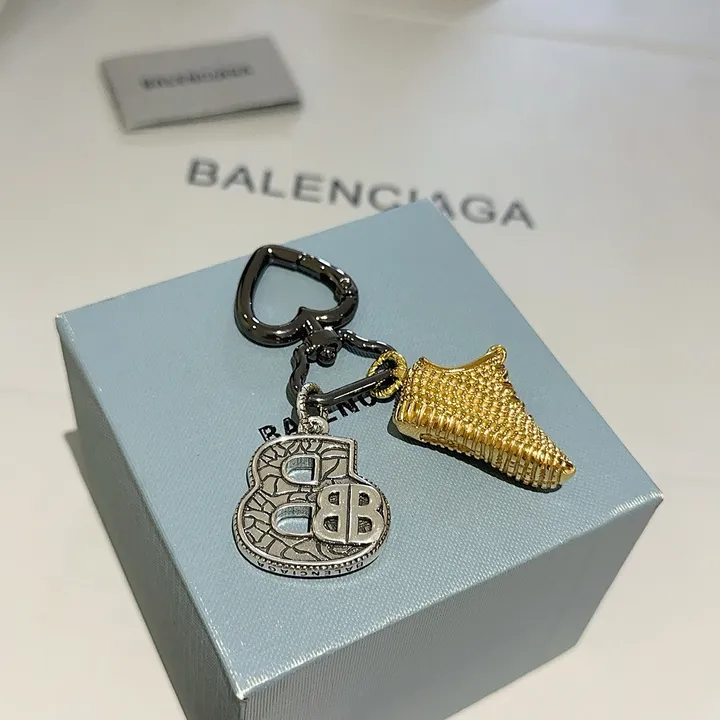スーパーコピー バレンシアガ キーホルダー