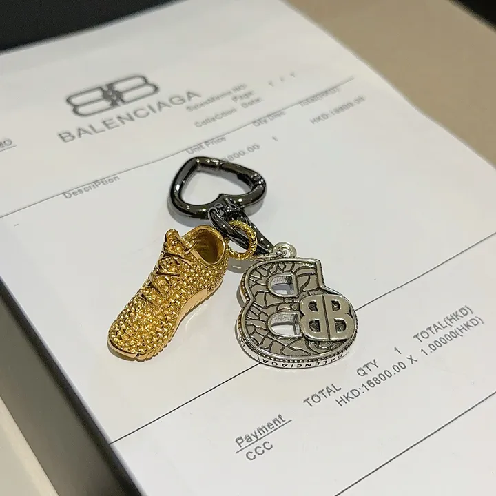 スーパーコピー バレンシアガ キーホルダー