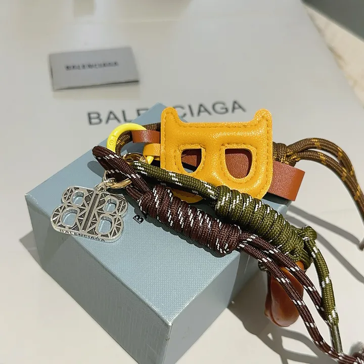 スーパーコピー バレンシアガ キーホルダー