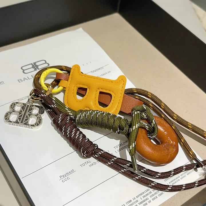 スーパーコピー バレンシアガ キーホルダー