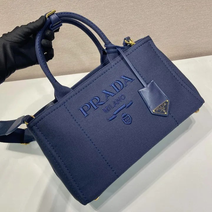 スーパーコピー バレンシアガ キーホルダー