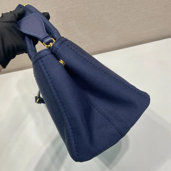 スーパーコピー バレンシアガ キーホルダー