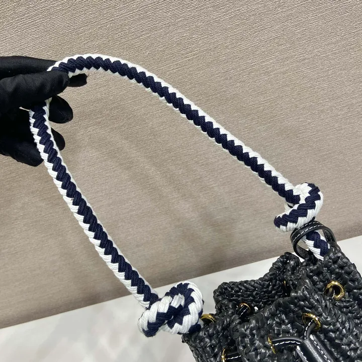 スーパーコピー バレンシアガ キーホルダー