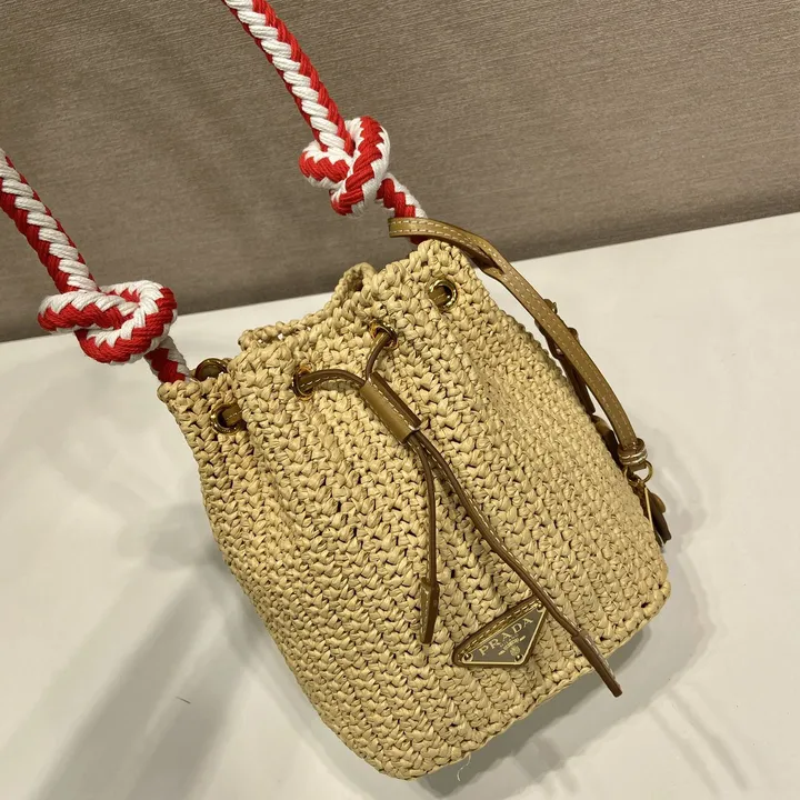 スーパーコピー バレンシアガ キーホルダー