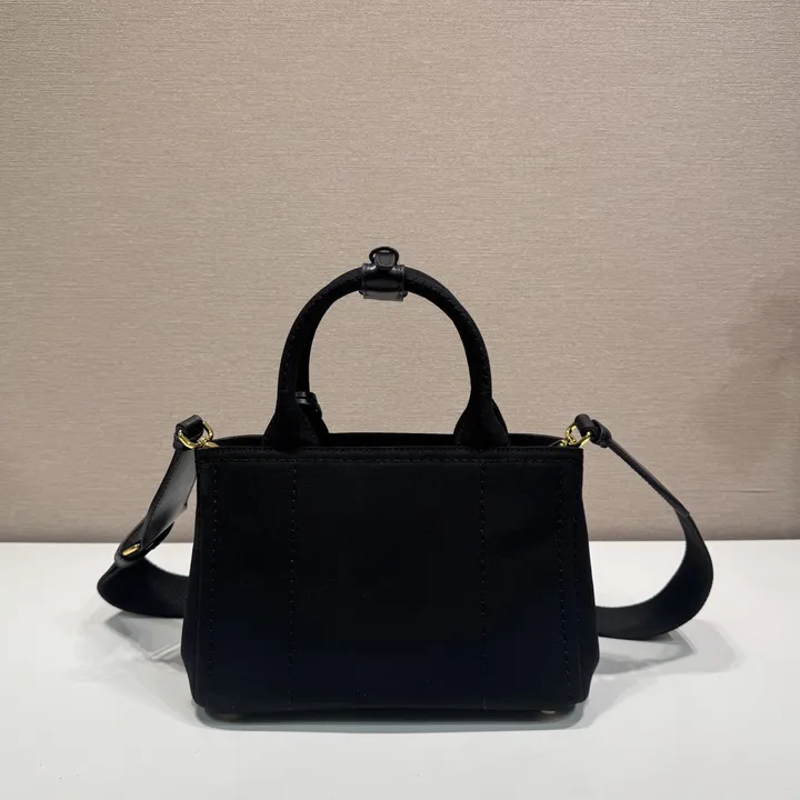 スーパーコピー バレンシアガ キーホルダー