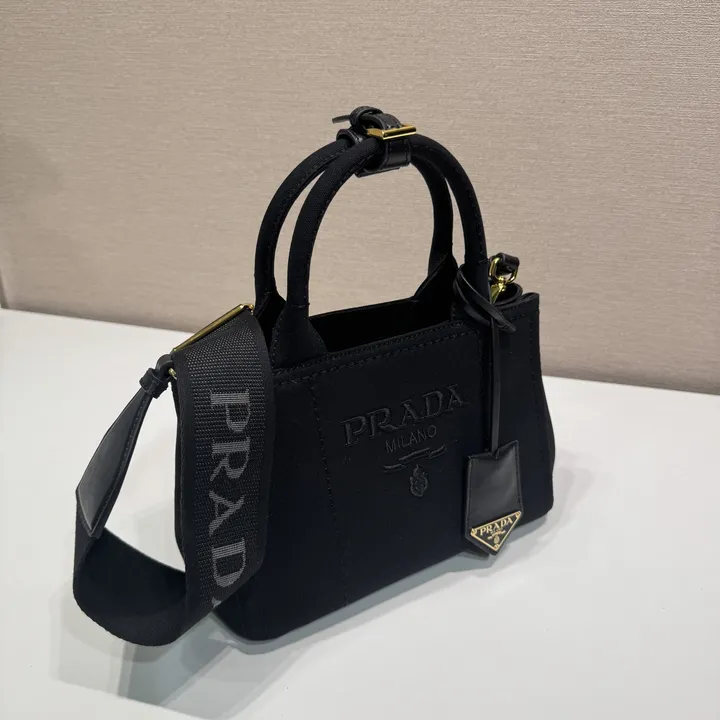 スーパーコピー バレンシアガ キーホルダー