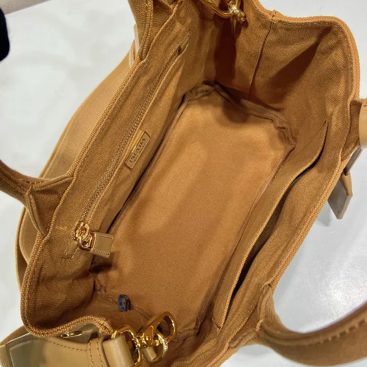 スーパーコピー バレンシアガ キーホルダー