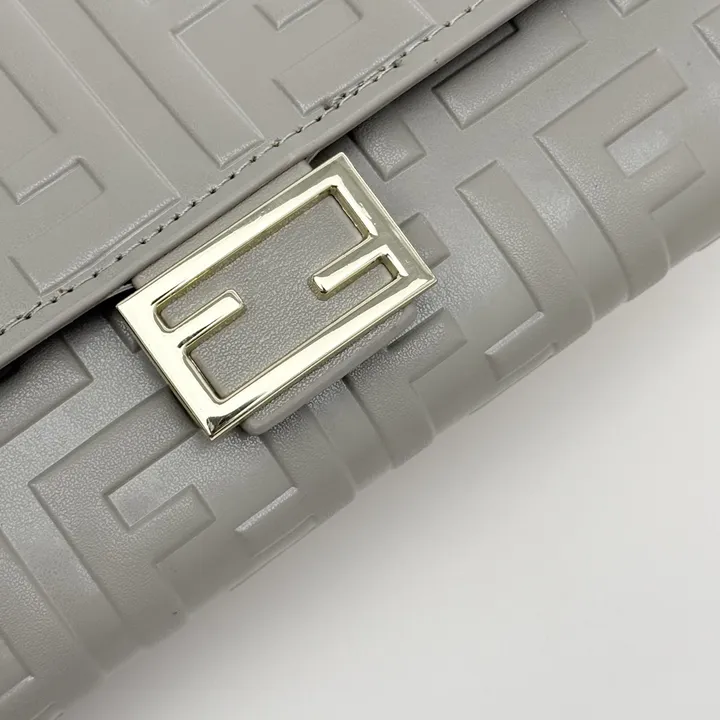 スーパーコピー フェンディ キーホルダー