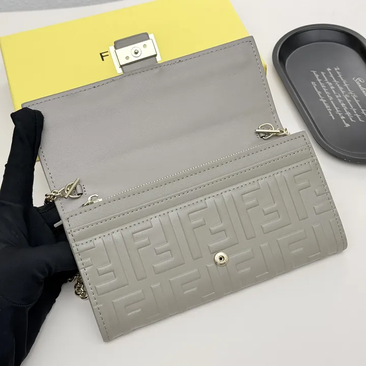 スーパーコピー フェンディ キーホルダー