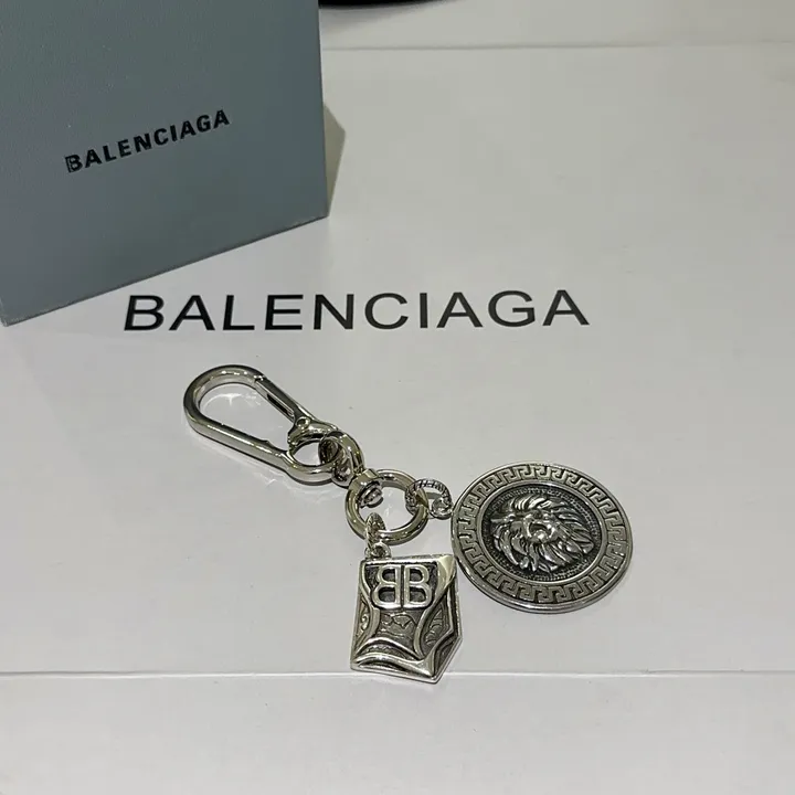 スーパーコピー バレンシアガ キーホルダー