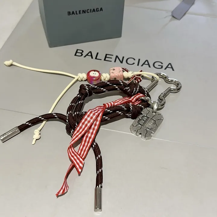 スーパーコピー バレンシアガ キーホルダー