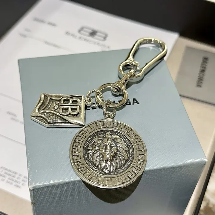 スーパーコピー バレンシアガ キーホルダー