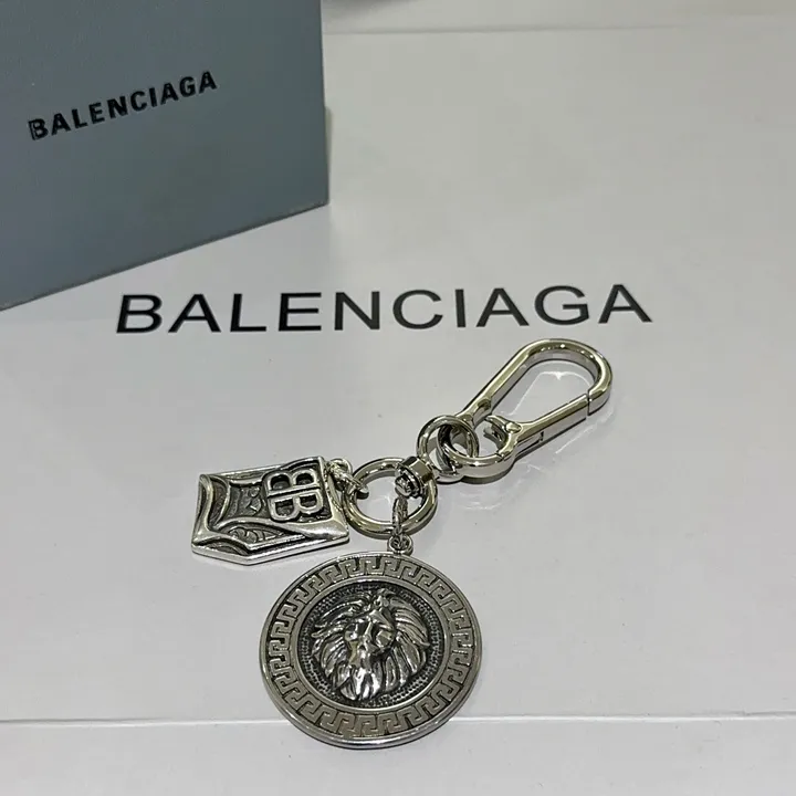 スーパーコピー バレンシアガ キーホルダー
