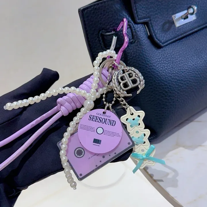 スーパーコピー バレンシアガ キーホルダー