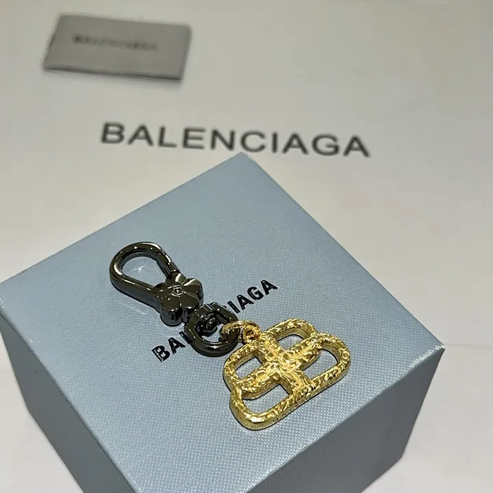 スーパーコピー バレンシアガ キーホルダー