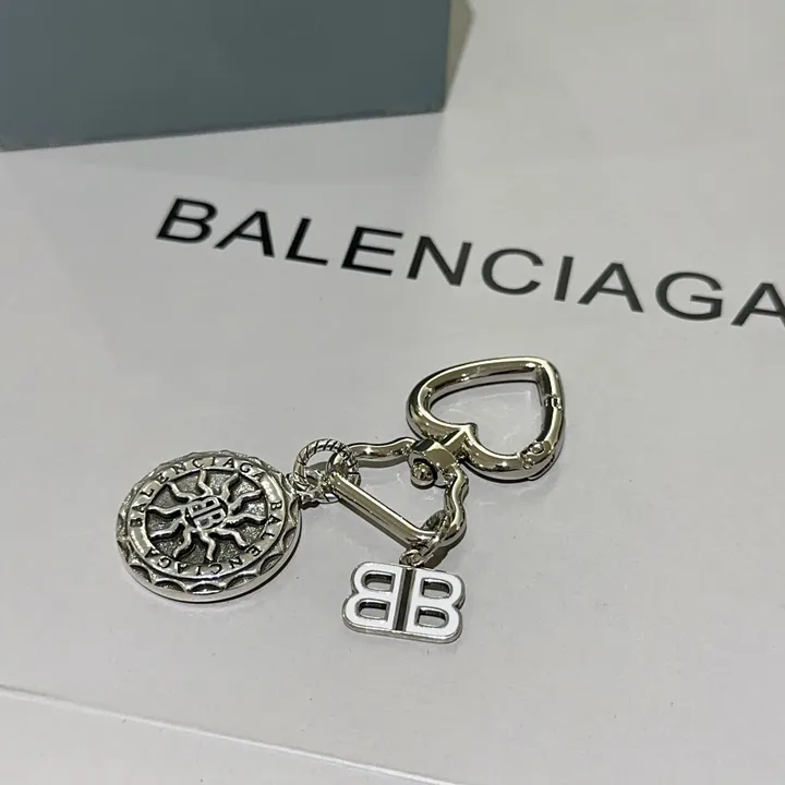 スーパーコピー バレンシアガ キーホルダー