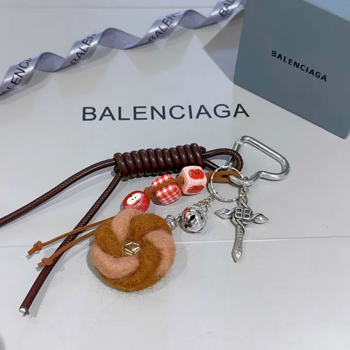 スーパーコピー バレンシアガ キーホルダー