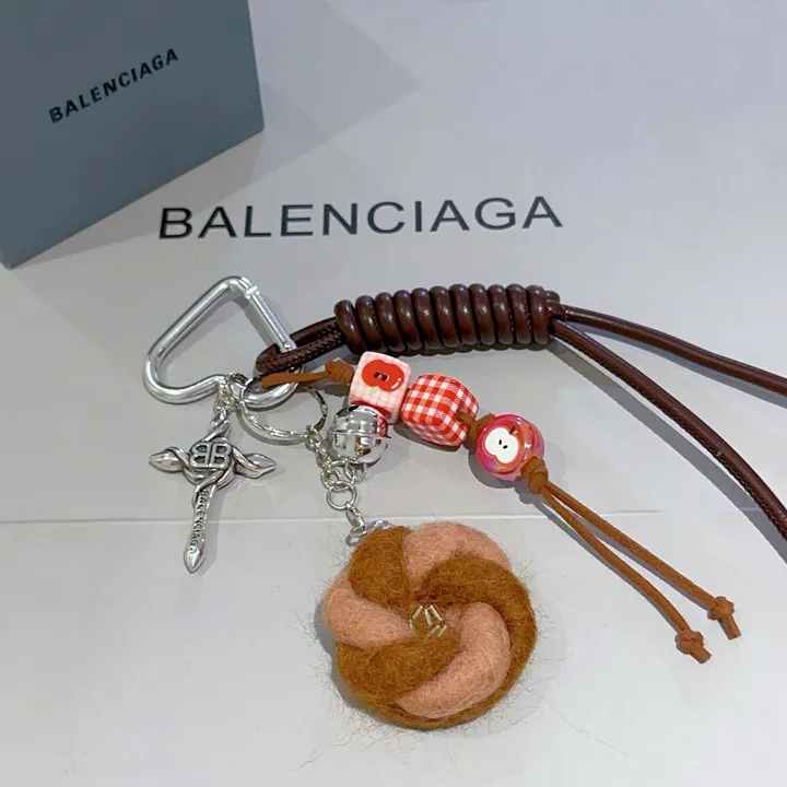 スーパーコピー バレンシアガ キーホルダー
