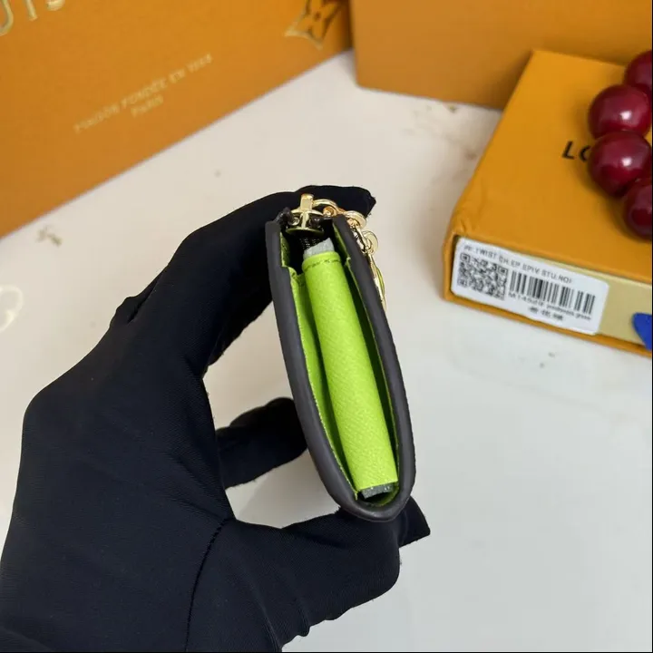 スーパーコピー ルイヴィトン キーホルダー