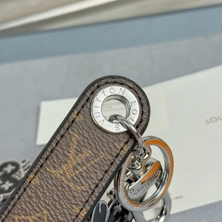 スーパーコピー ルイヴィトン キーホルダー