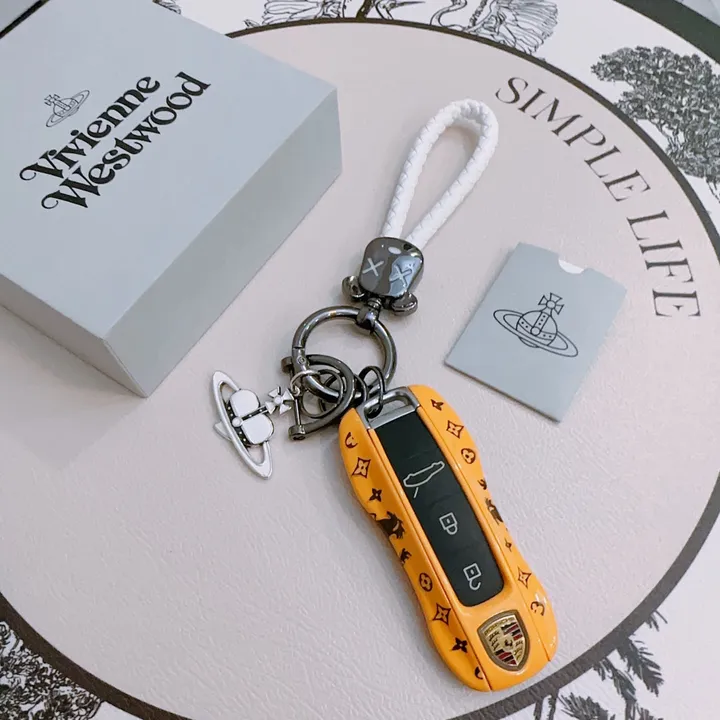スーパーコピー ヴィヴィアン・ウエストウッド キーホルダー