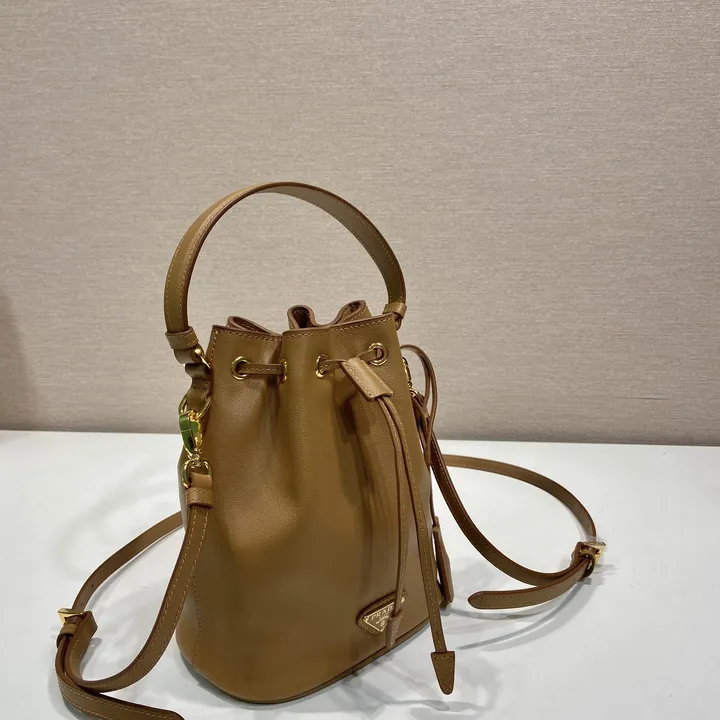 スーパーコピー バレンシアガ キーホルダー